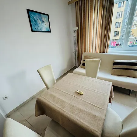 Sunny House 103 One Bedroom Apartmán Sluneční pobřeží